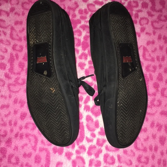 Levi Men Shoes - Picture 2 of 2